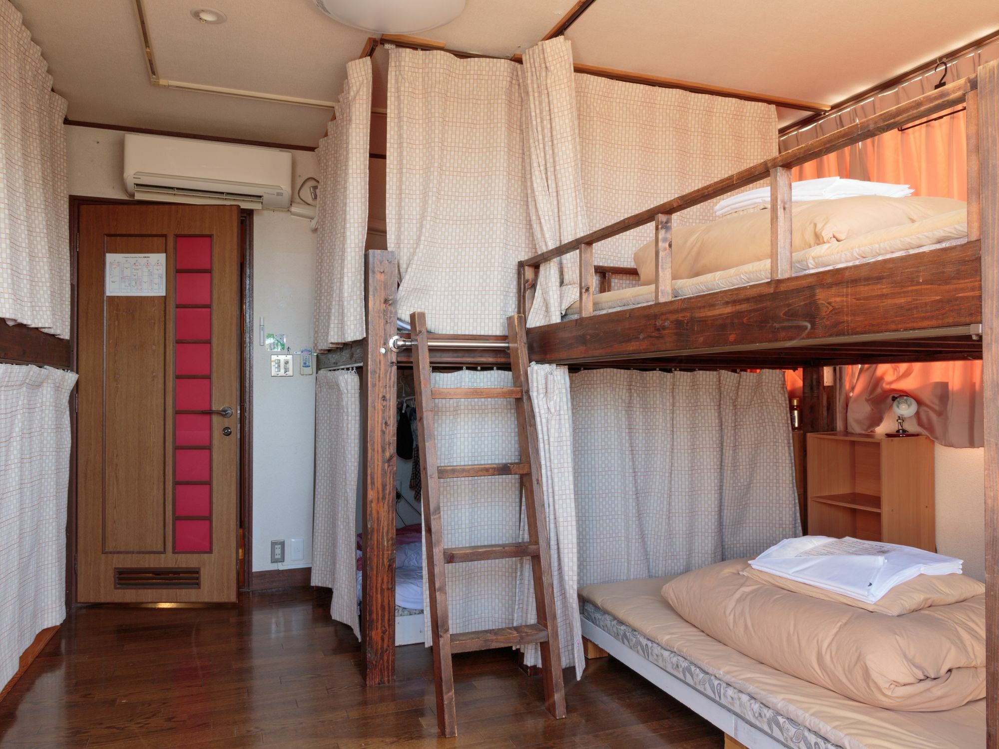 J-Hoppers Kyoto Guesthouse المظهر الخارجي الصورة